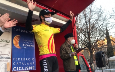 Rota amb el mallot de líder de les Grans Clàssiques catalanes | Adrián Arroyo